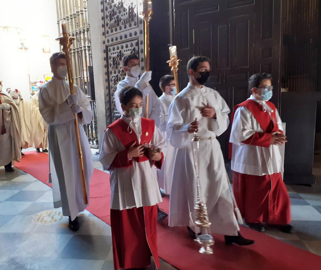 Las imágenes del entierro del cardenal Francisco Álvarez en la catedral primada