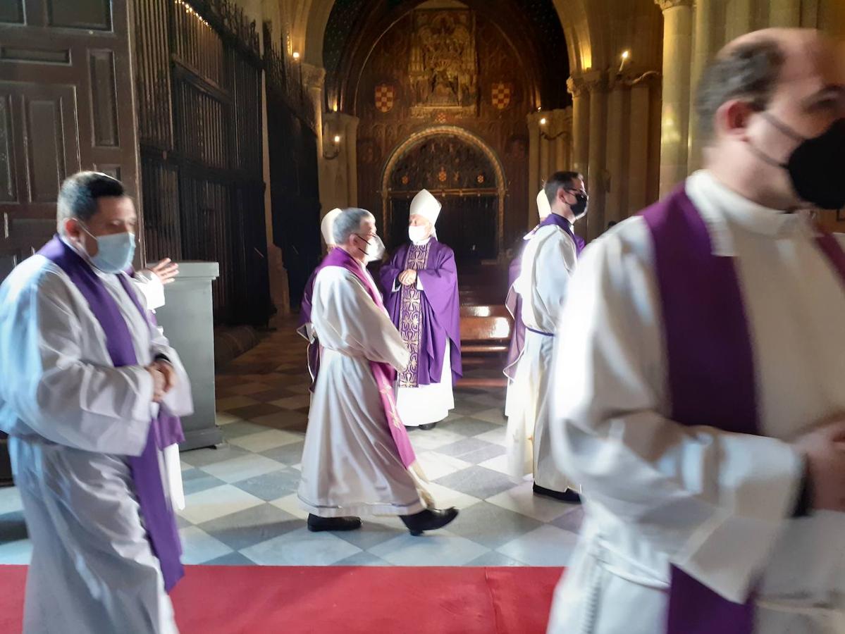 Las imágenes del entierro del cardenal Francisco Álvarez en la catedral primada