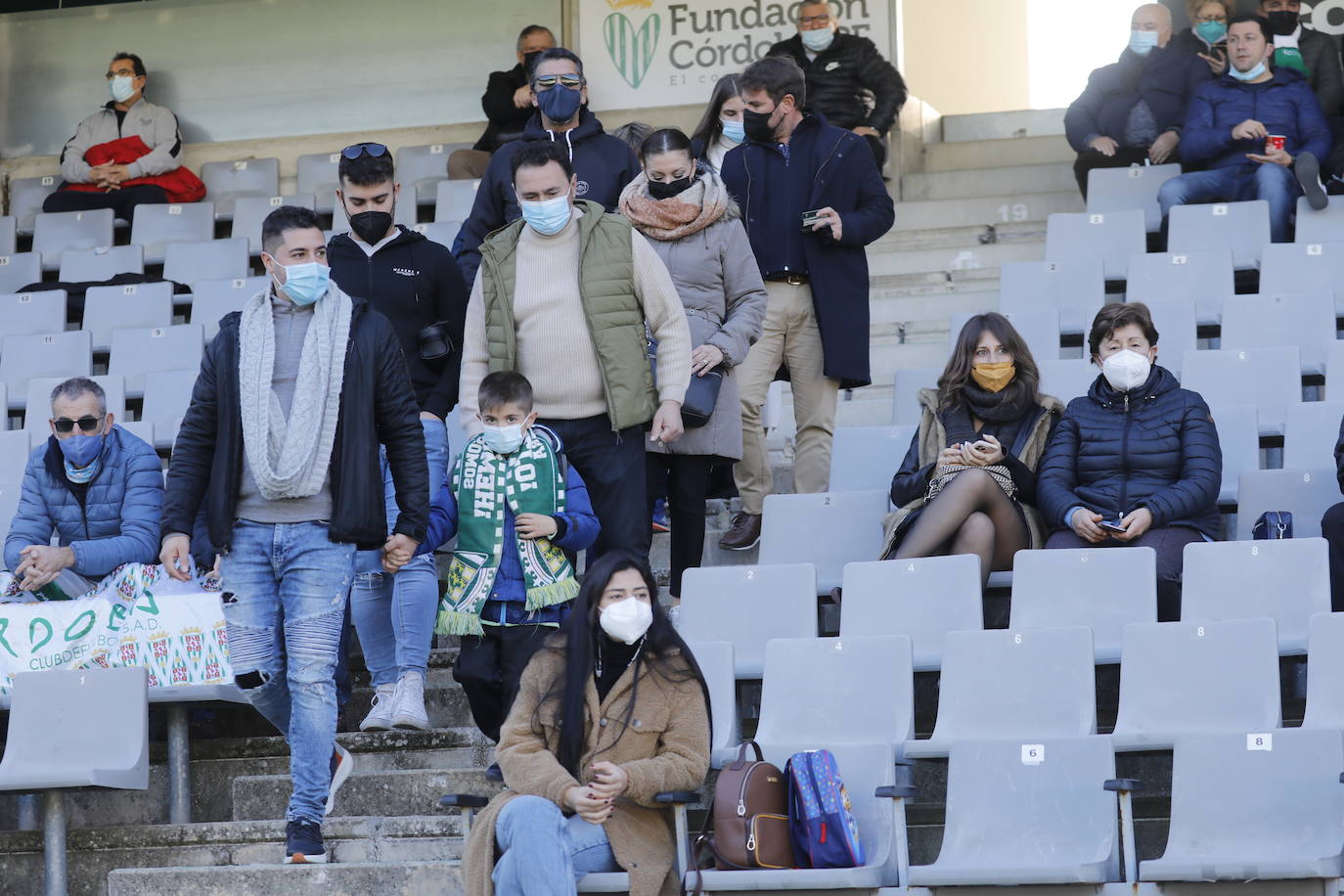 El ambiente en las gradas en el Córdoba CF - Vélez CF, en imágenes