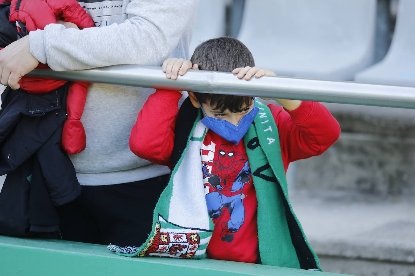 El ambiente en las gradas en el Córdoba CF - Vélez CF, en imágenes