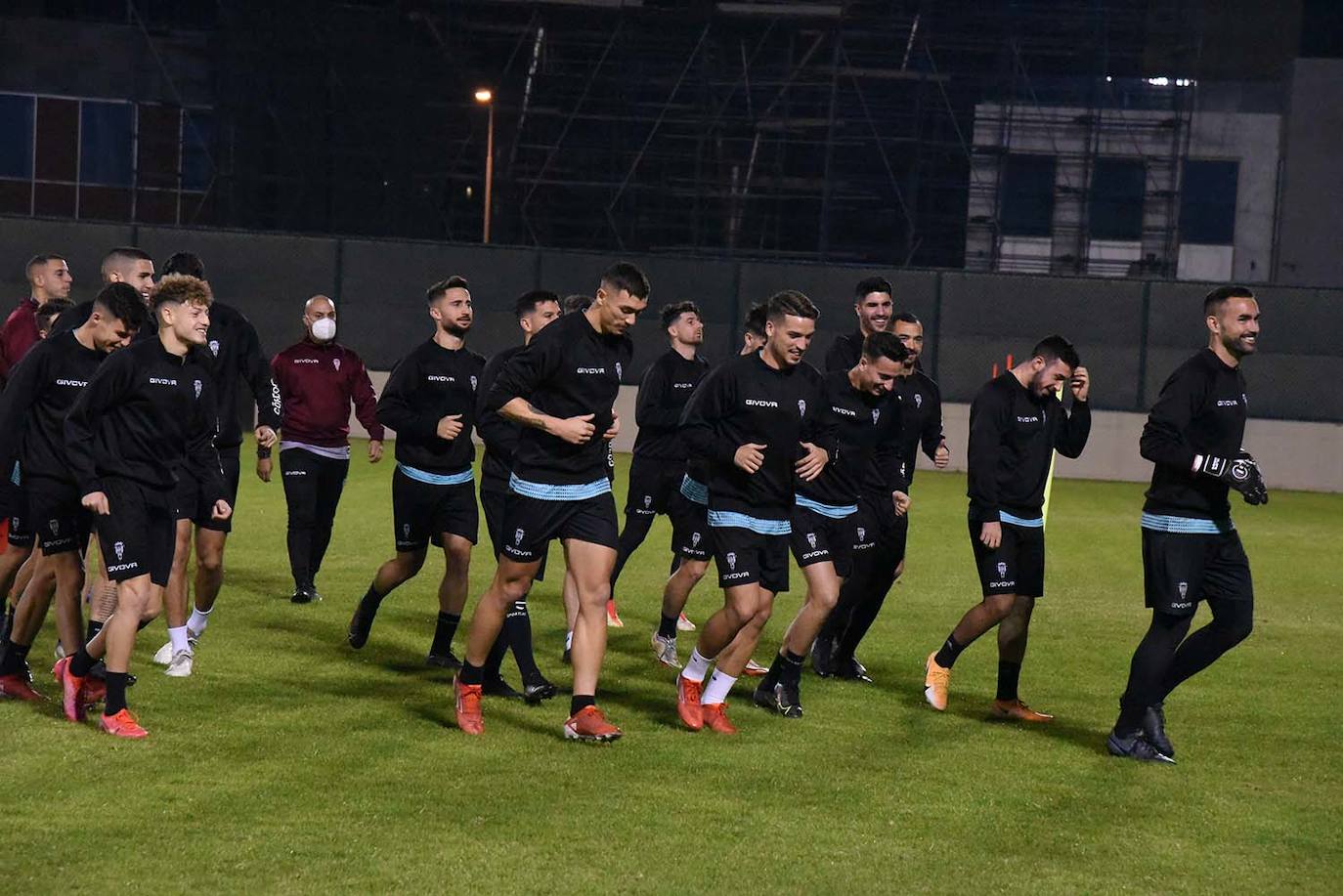 El primer entrenamiento del Córdoba CF en Baréin, en imágenes