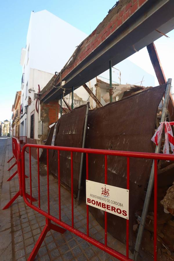 La casa derrumbada en la calle San Acisclo de Córdoba, en imágenes