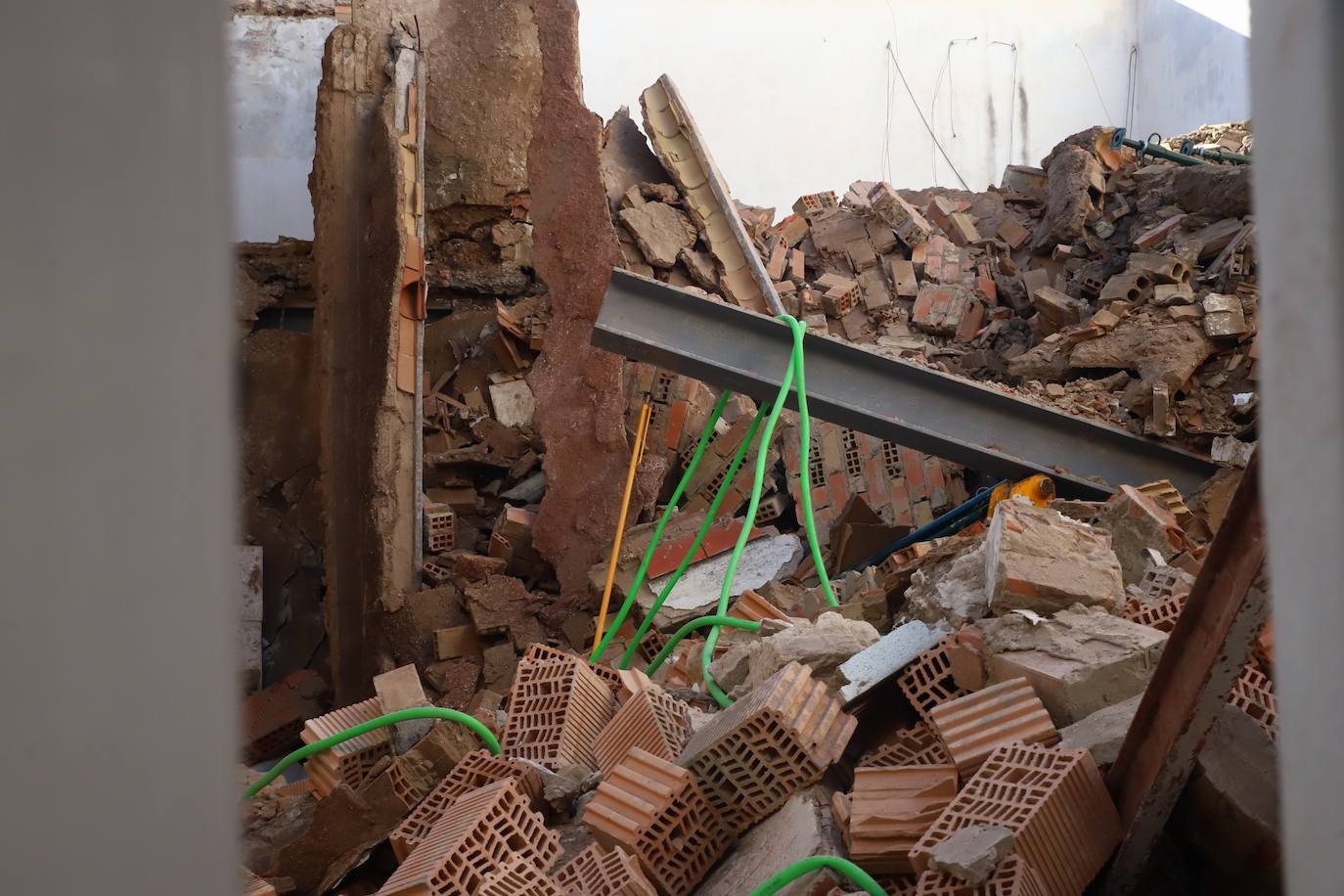 La casa derrumbada en la calle San Acisclo de Córdoba, en imágenes