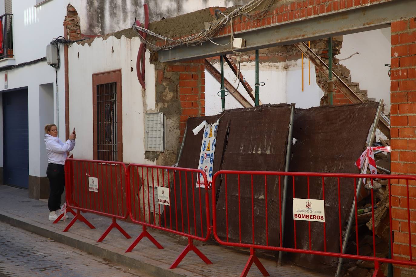 La casa derrumbada en la calle San Acisclo de Córdoba, en imágenes