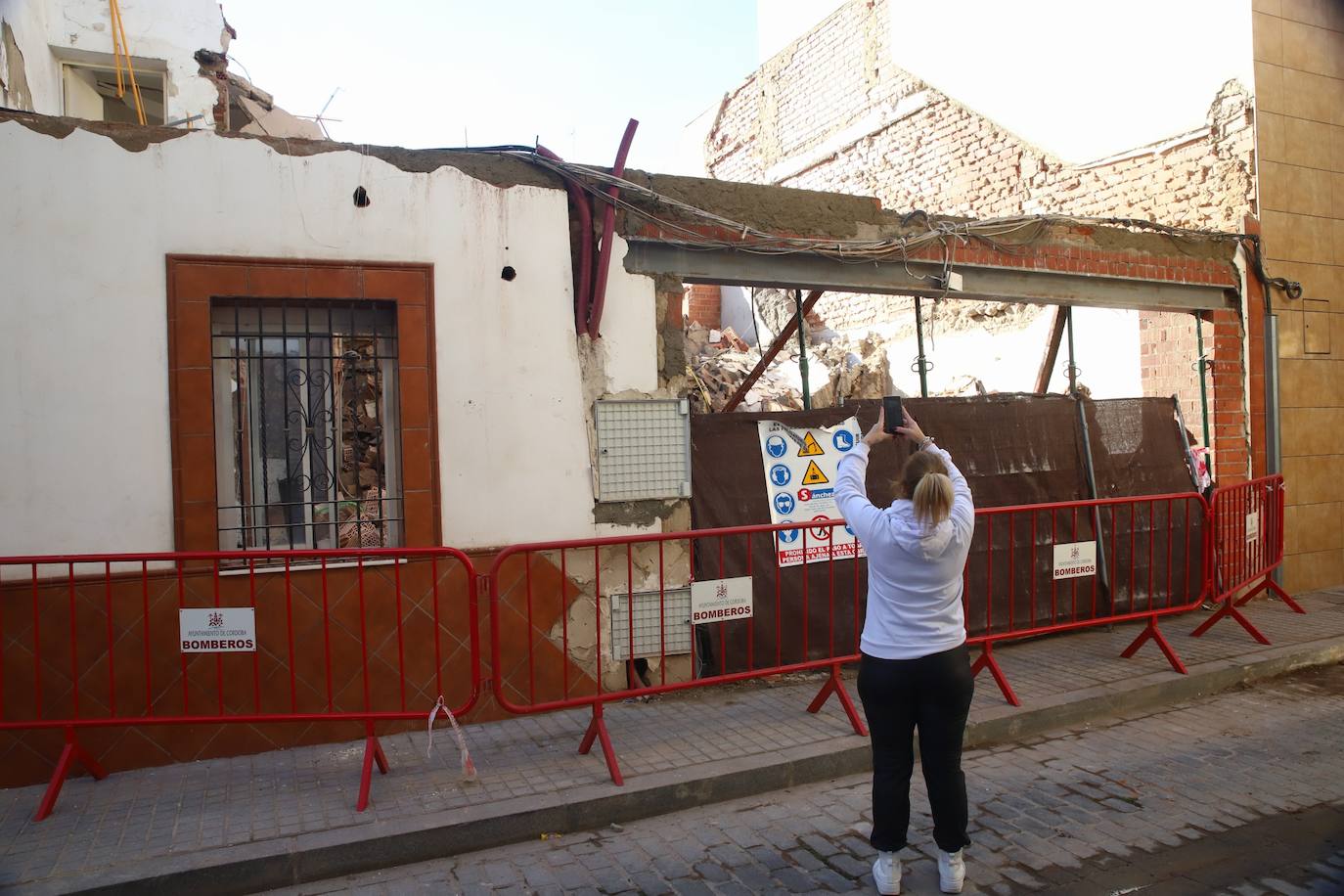 La casa derrumbada en la calle San Acisclo de Córdoba, en imágenes