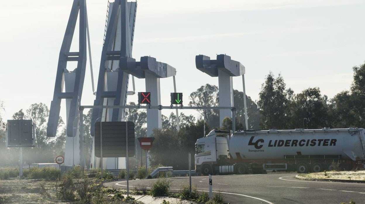 En imágenes: entrada en servicio del desvío que busca agilizar el tráfico del puente del Centenario