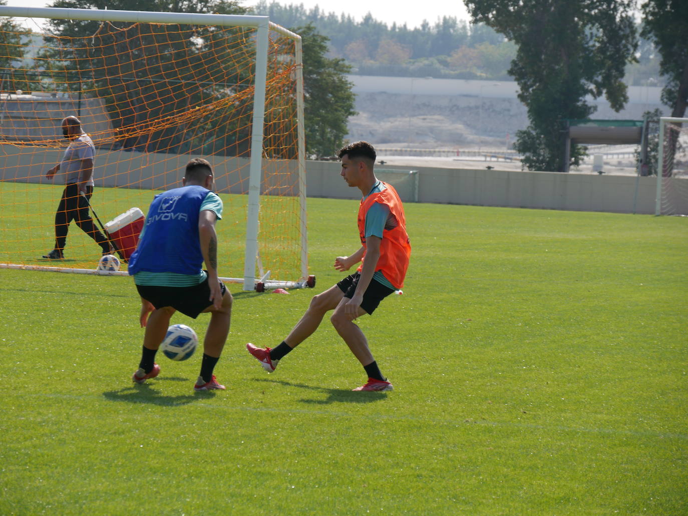 Las mejores imágenes del segundo día de entrenamiento del Córdoba en Baréin