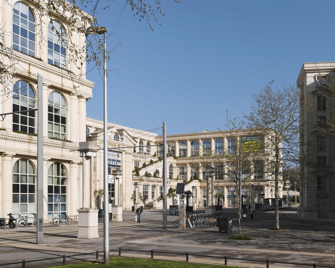 Les Echelles de la Ville, Montpellier (1984). 