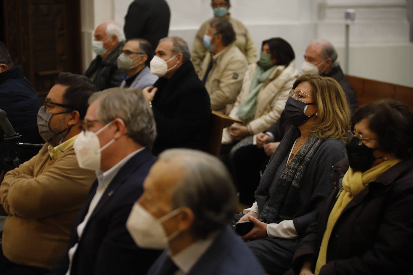 La presentación del libro de la cofradía del Vía Crucis de Córdoba, en imágenes