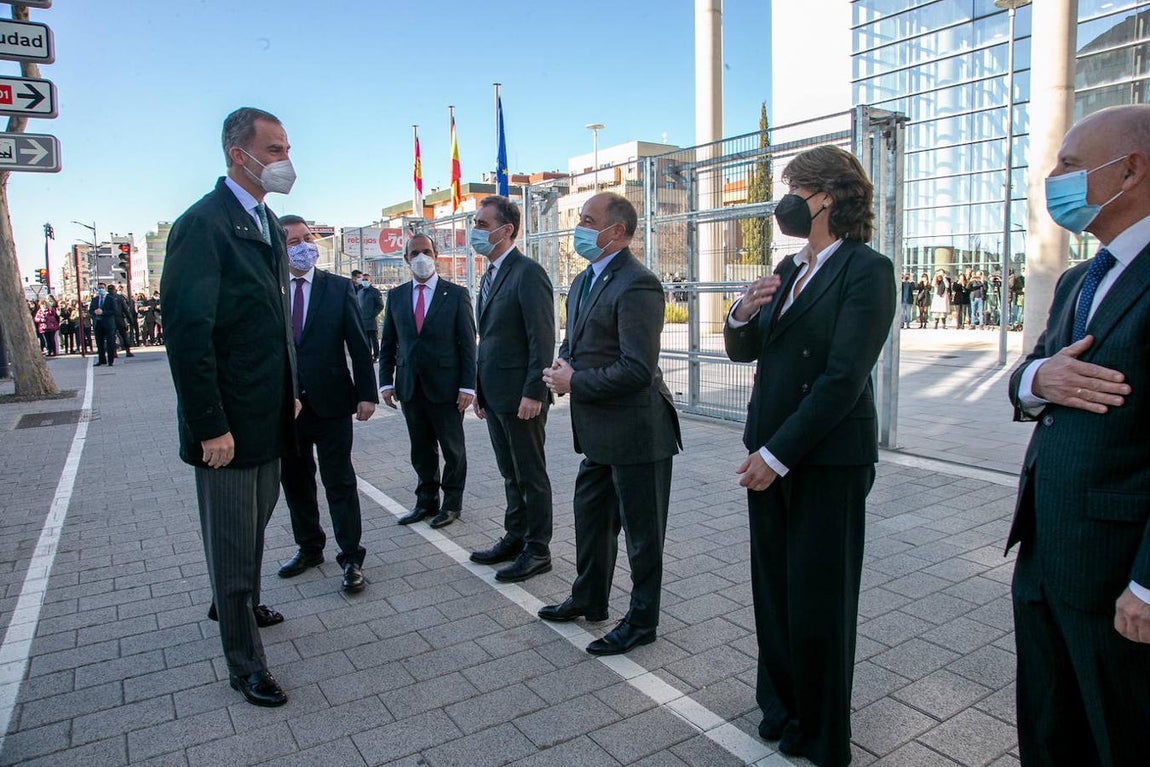 El Rey Felipe VI recibido entre aplausos y gritos de &#039;Viva España&#039; en Albacete