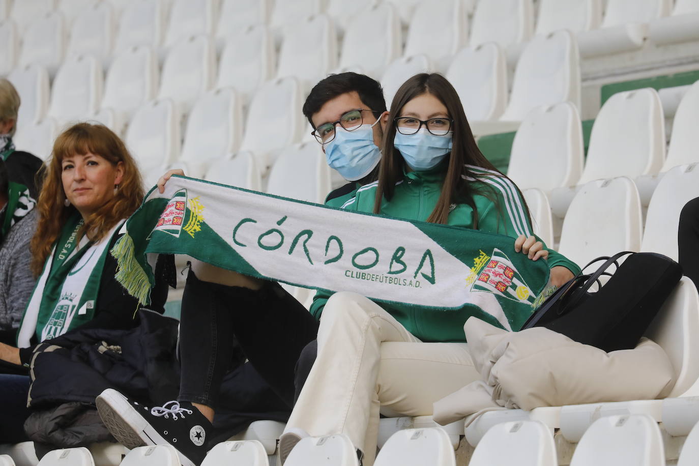 Las mejores imágenes del ambiente en la grada en el Córdoba CF - Xerez DFC