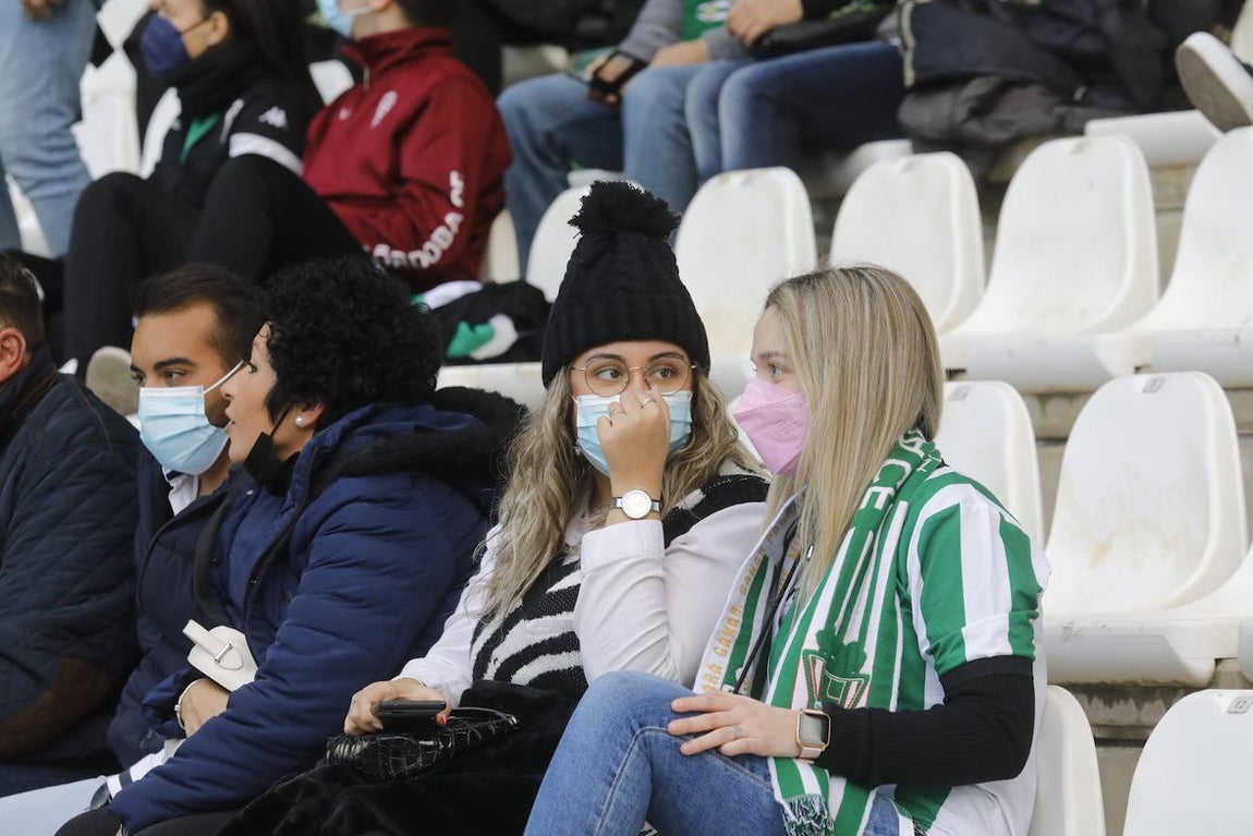 Las mejores imágenes del ambiente en la grada en el Córdoba CF - Xerez DFC