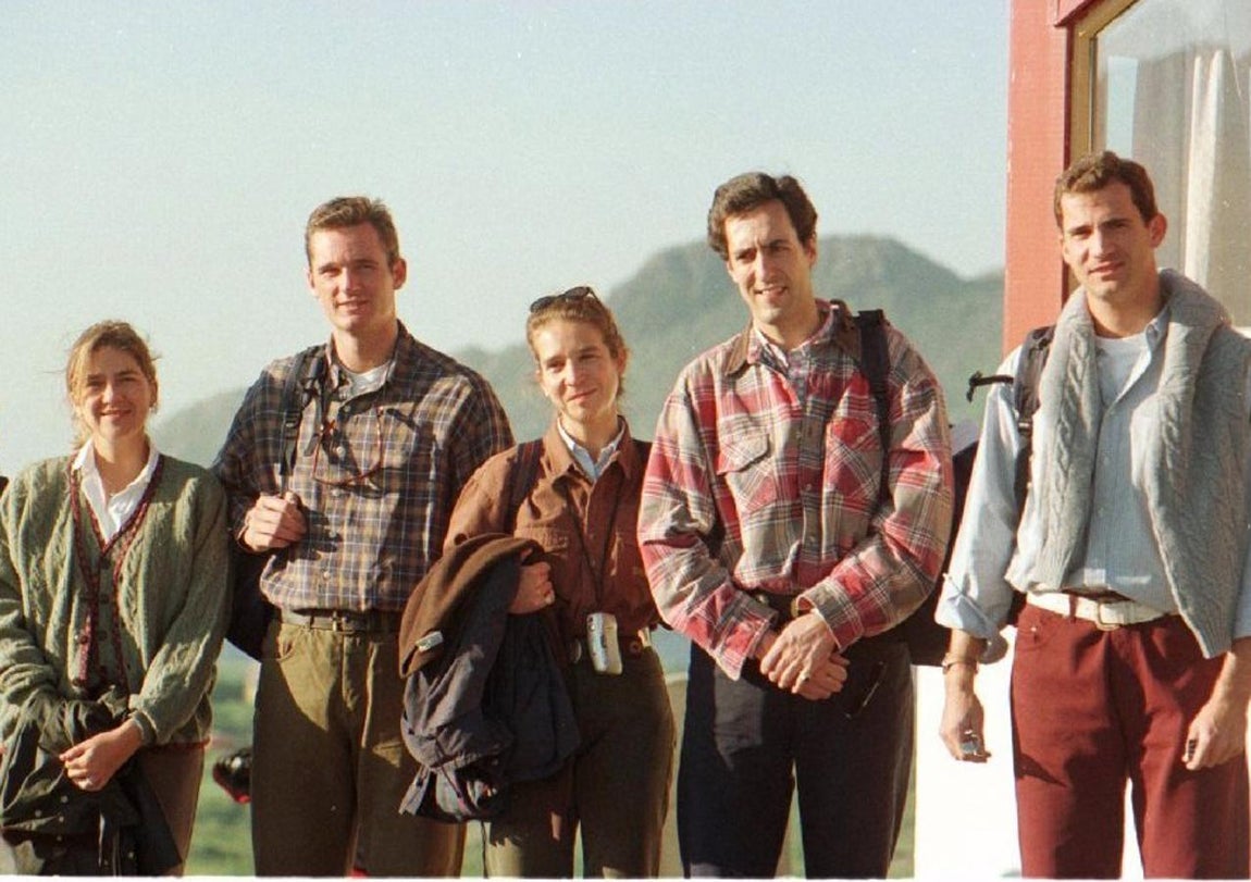 En la imagen, la Infanta Cristina junto a sus hermanos y sus respectivas parejas. 