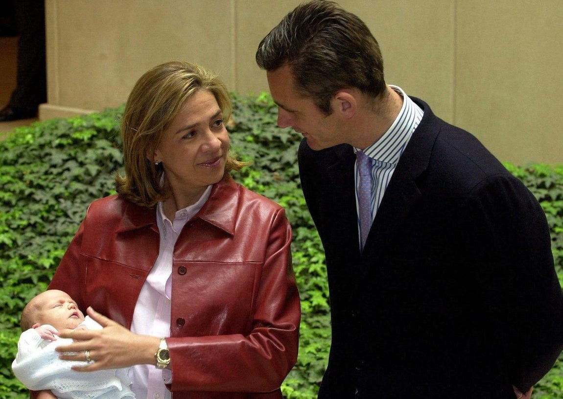 El tercero de sus hijos, Miguel Urdangarin, llegaba al mundo el 30 de abril de 2002. En la actualidad estudia Ciencias del Mar en Londres.. 