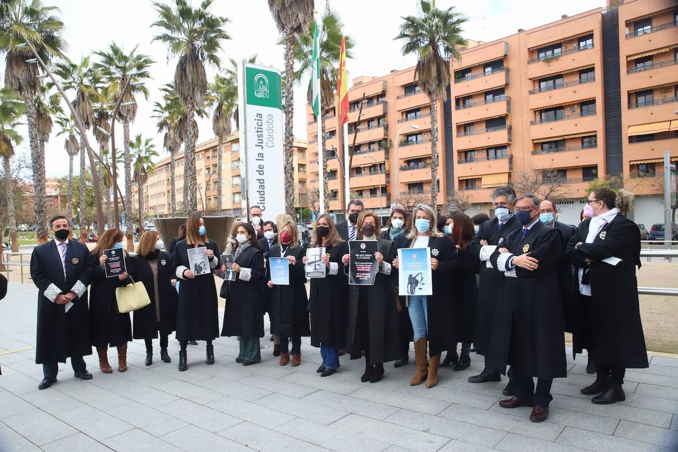 La huelga de los letrados de la Administración de Justicia en Córdoba, en imágenes