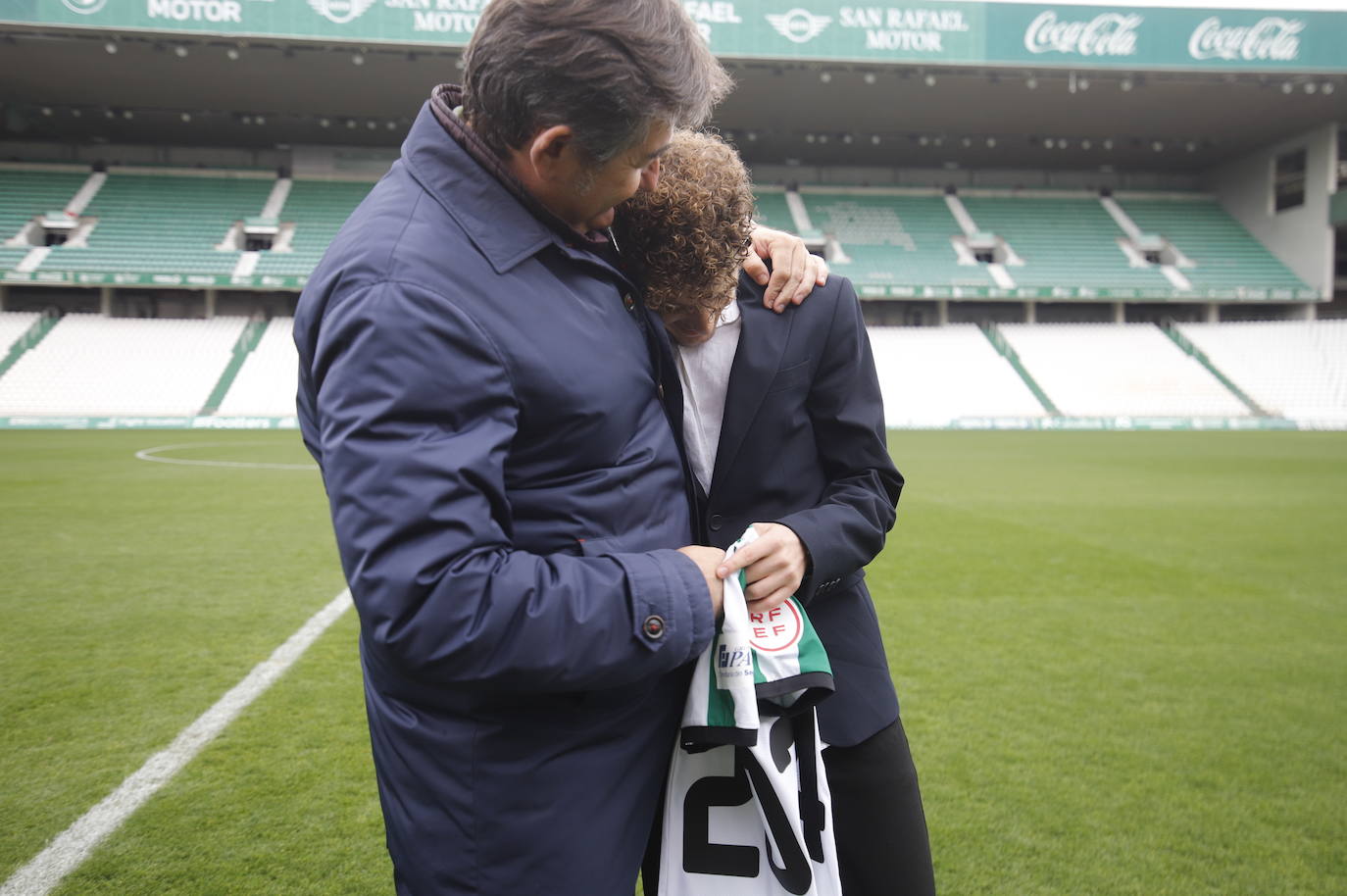 El acto de renovación de Simo con el Córdoba CF, en imágenes