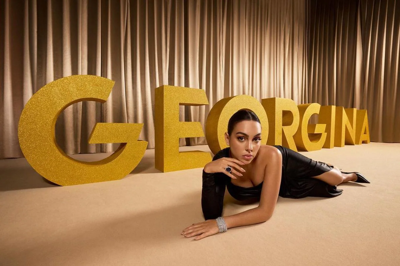 Georgina Rodríguez una sirena de chocolate en los Grammy