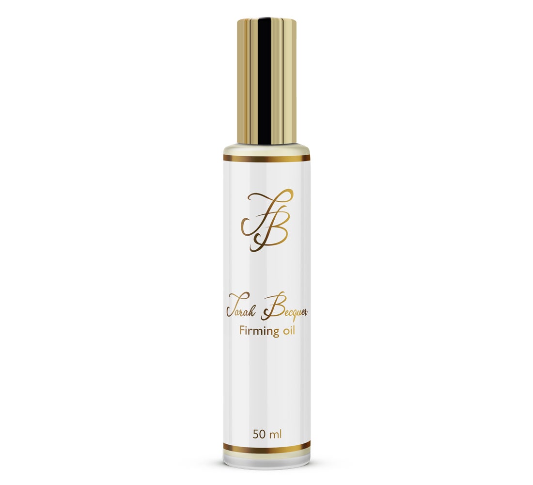 Firming Oil de Sarah Becquer (90 €). El único aceite corporal con retinol, la molécula antiedad por excelencia. Un producto apto para todas las pieles que aporta firmeza y elasticidad, rejuvenece la piel del cuerpo, mejora su apariencia, difumina manchas y cicatrices, refuerza la función barrera y deja un tacto suave y un toque luminoso. Un aceite de tacto seco para aplicar en brazos, muslos, rodillas, piernas, glúteos y abdomen, mediante un suave masaje.