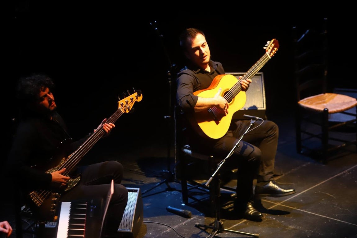 En imágenes, el guitarrista cordobés Rafael Trenas estrena su primer disco