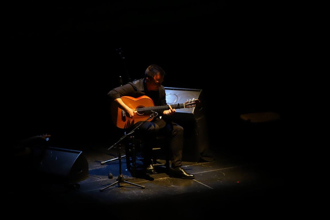 En imágenes, el guitarrista cordobés Rafael Trenas estrena su primer disco