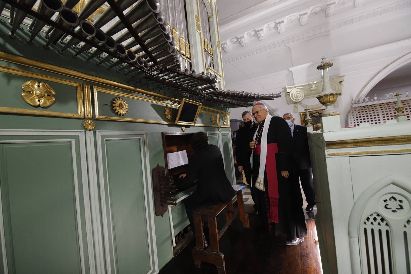 El obispo de Córdoba bendice un nuevo espacio sobre San Rafael en la iglesia del Juramento