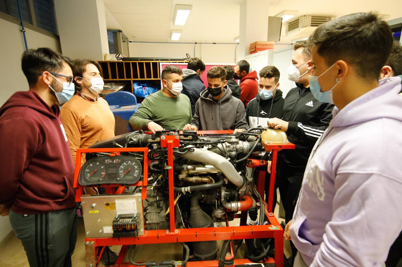 Así se preparan en el instituto Zoco de Córdoba para la llegada de Ford, en imágenes