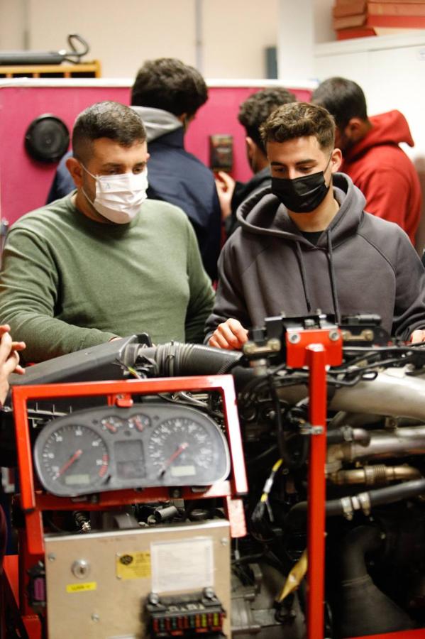 Así se preparan en el instituto Zoco de Córdoba para la llegada de Ford, en imágenes