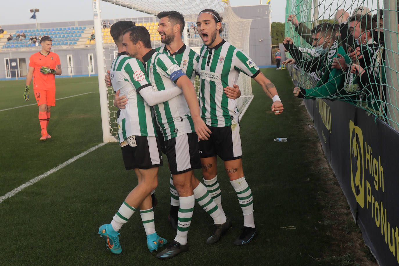 El Cádiz B - Córdoba CF, en imágenes