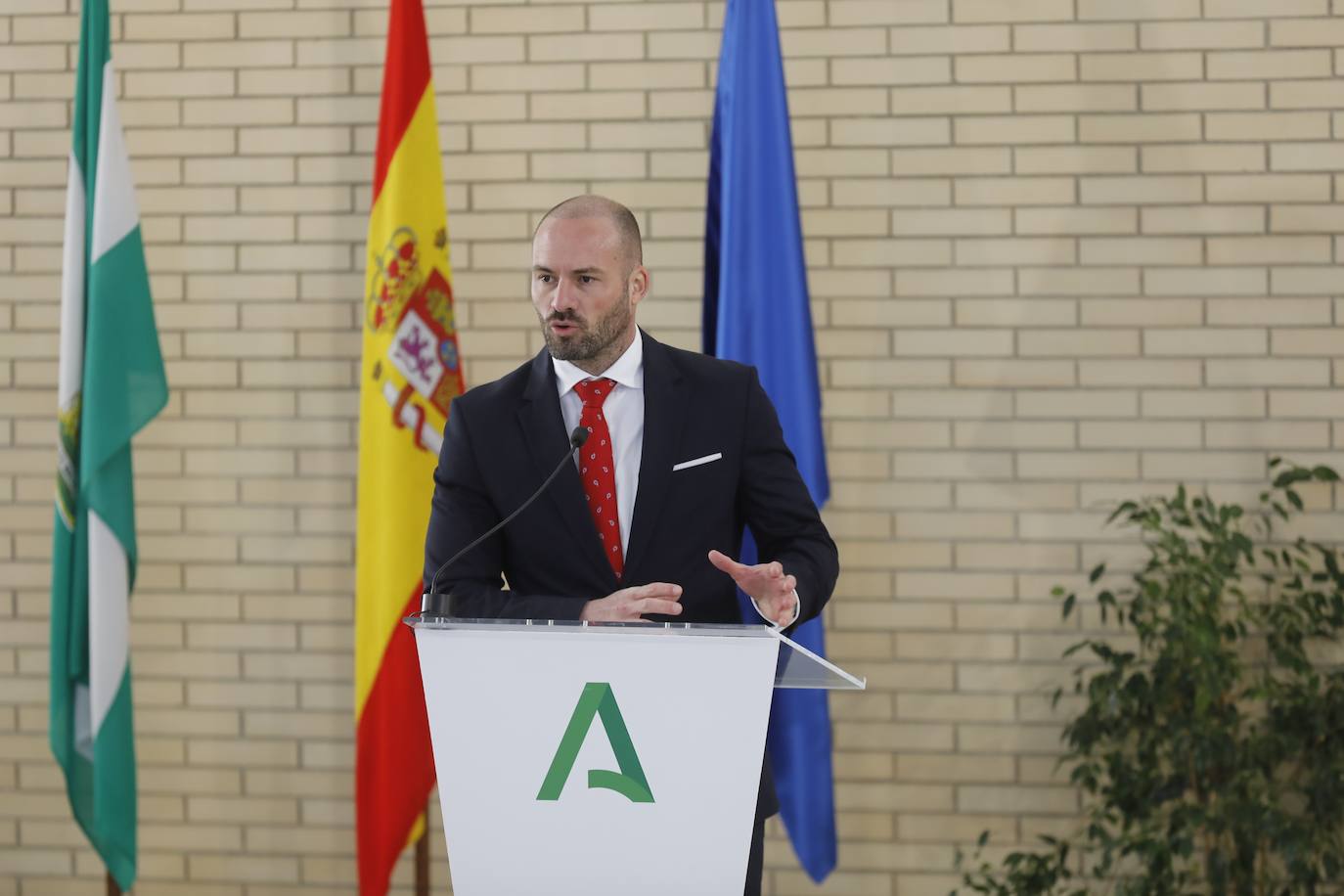 La inauguración del instituto de Miralbaida en Córdoba, en imágenes