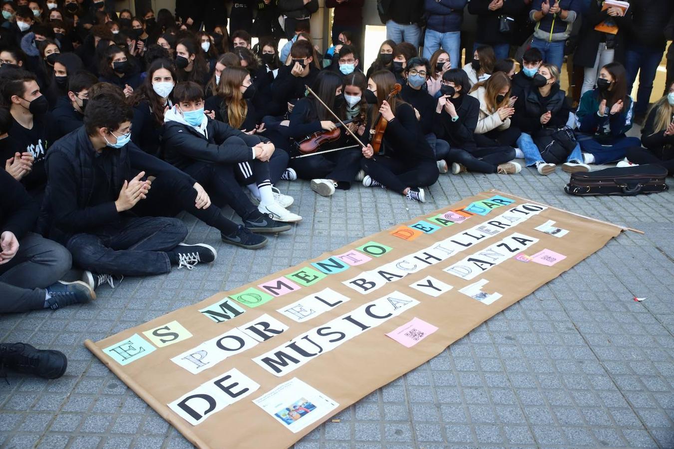 Concentración de los alumnos de los conservatorios de música y danza, en imágenes