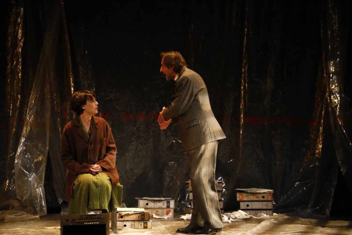 &#039;El hombre almohada&#039;, en el Gran Teatro de Córdoba, en imágenes