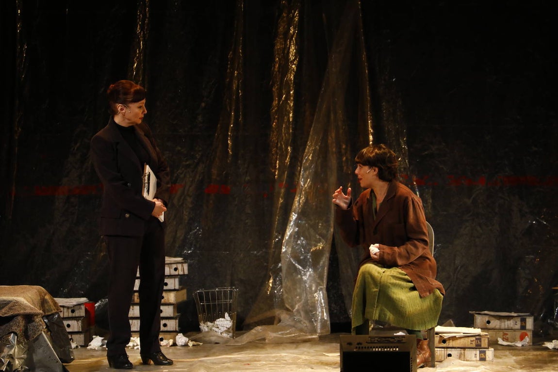 &#039;El hombre almohada&#039;, en el Gran Teatro de Córdoba, en imágenes