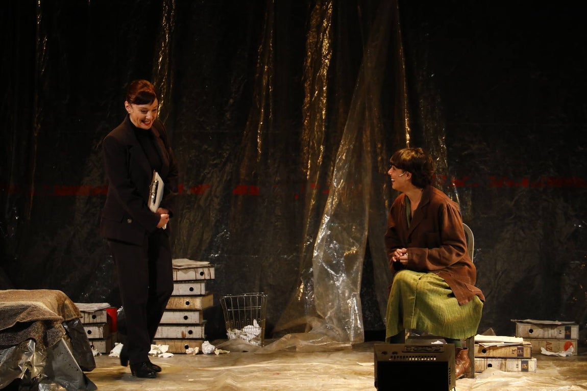 &#039;El hombre almohada&#039;, en el Gran Teatro de Córdoba, en imágenes