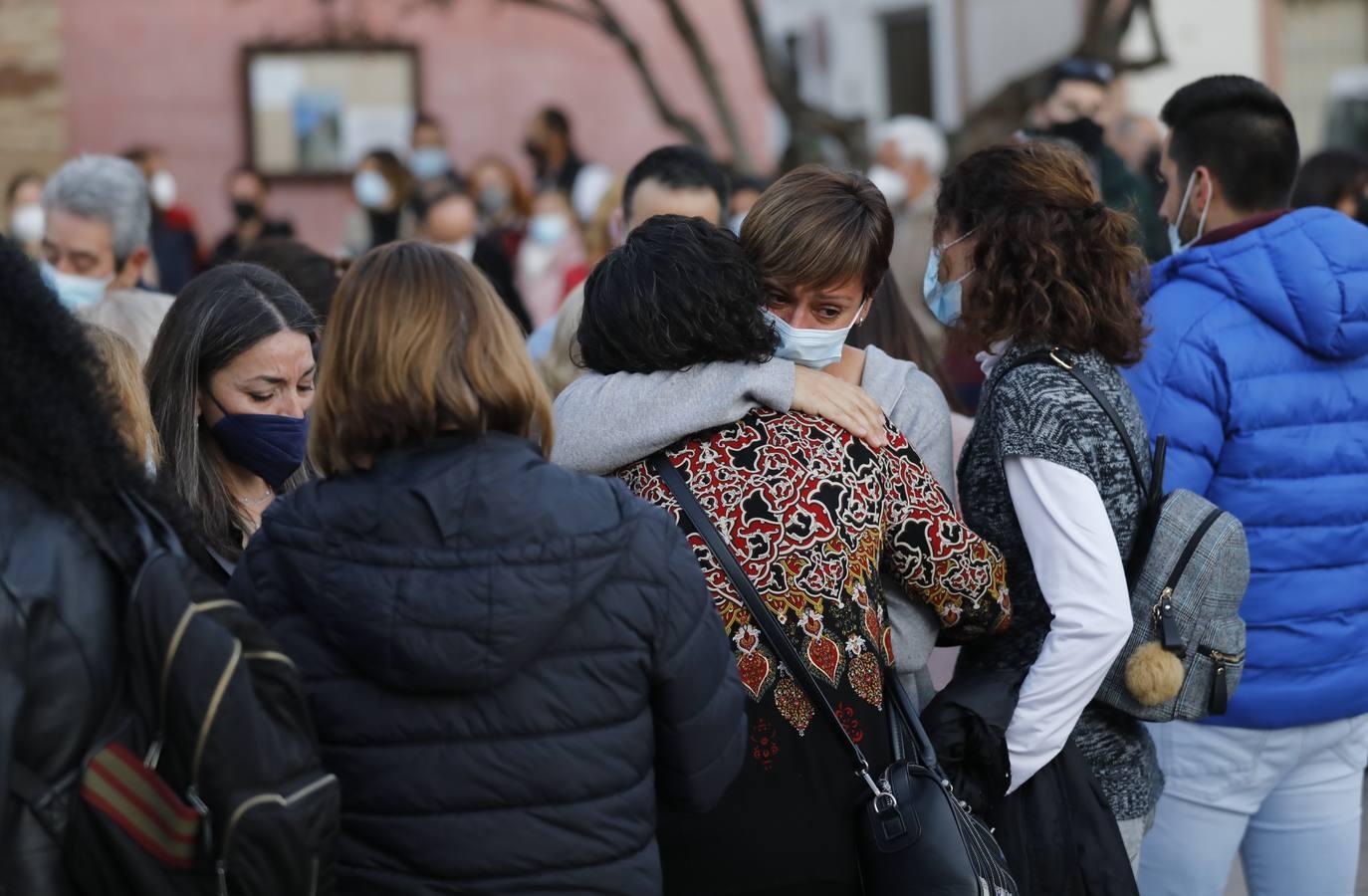 La manifestación en Pedro Abad contra los okupas, en imágenes