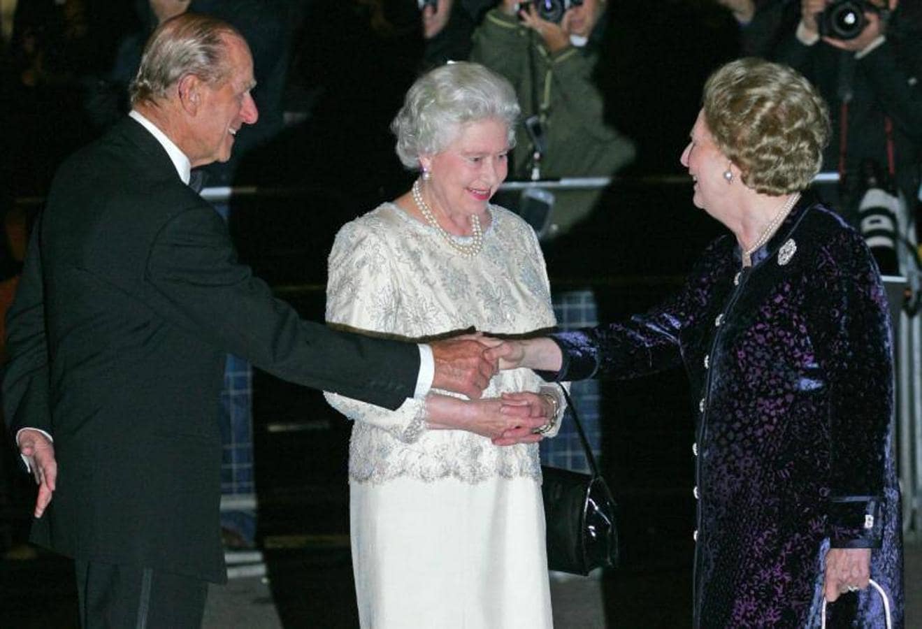 En 1979, por primera vez, Inglaterra tuvo a dos mujeres como Jefas de Estado (la Reina) y de Gobierno (Margaret Thatcher). 