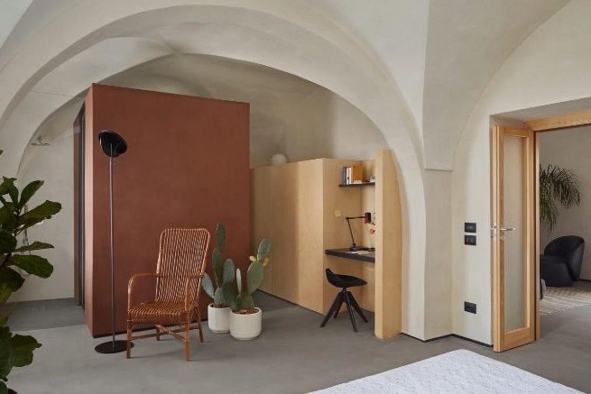 La casa de diseño que Airbnb ofrece gratis durante un año. La planta superior dispone de otra sala de estar con un amplio sofá cama . La persona seleccionada podrá elegir el dormitorio que mejor se adapte a sus necesidades y deberá anunciar la otra habitación en Airbnb.