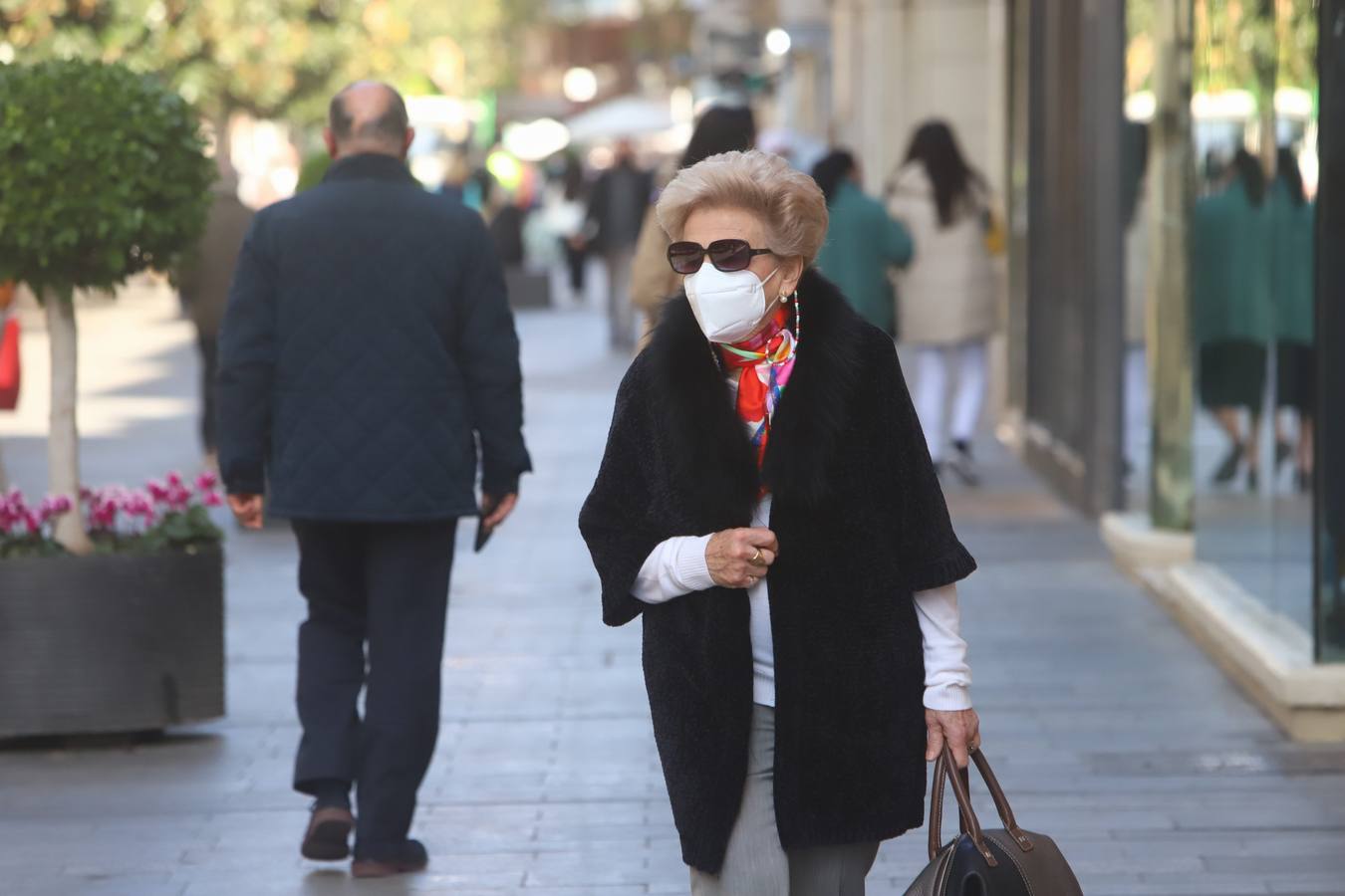 En imágenes, mascarillas en exteriores en Córdoba, división de opiniones en la calle