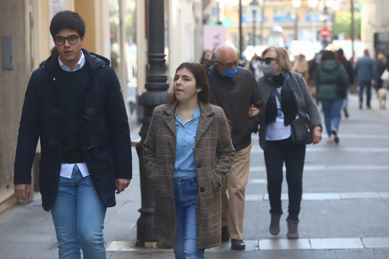 En imágenes, mascarillas en exteriores en Córdoba, división de opiniones en la calle