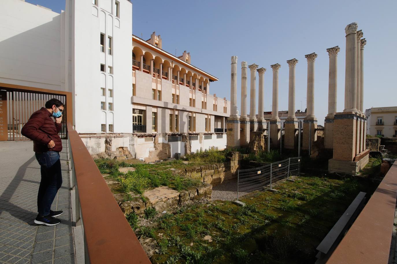 El descuido del Templo Romano de Córdoba, en imágenes