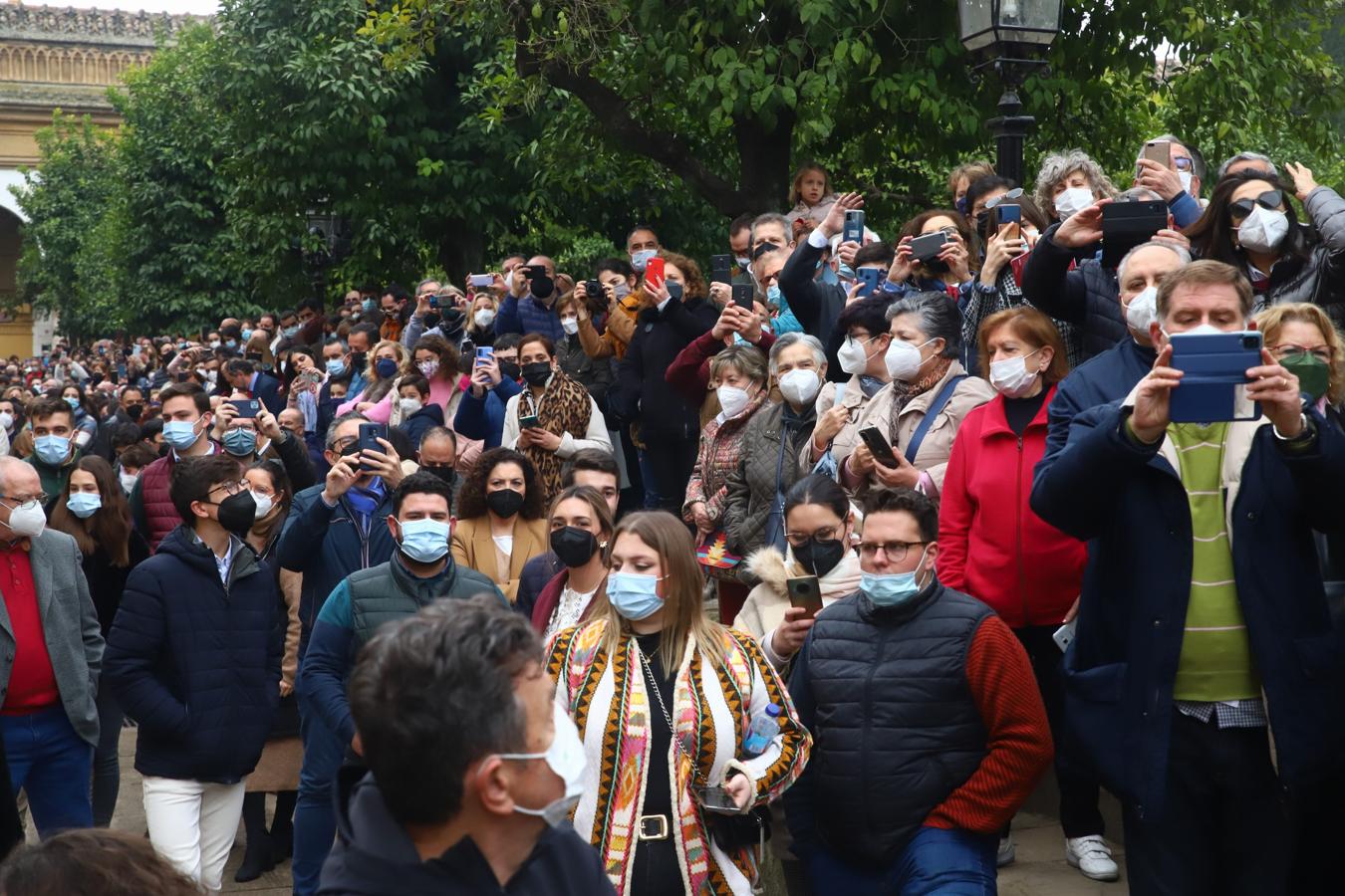 Multitudinario recibimiento a la Virgen de Araceli en la Mezquita-Catedral entre &#039;vivas&#039;