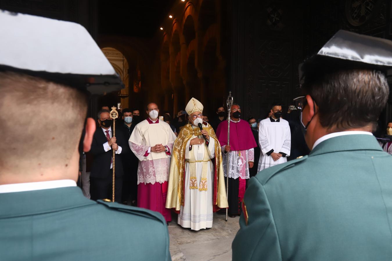 Multitudinario recibimiento a la Virgen de Araceli en la Mezquita-Catedral entre &#039;vivas&#039;