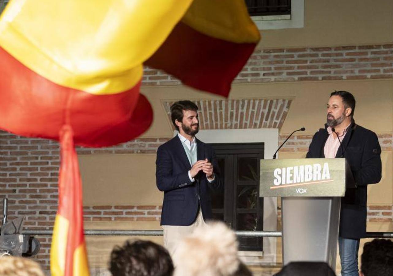 El respaldo de Abascal tras los resultados de Vox en las elecciones. «Qué cara de vicepresidente se le está poniendo a Juan García-Gallardo», señalaba el líder de Vox sobre su candidato