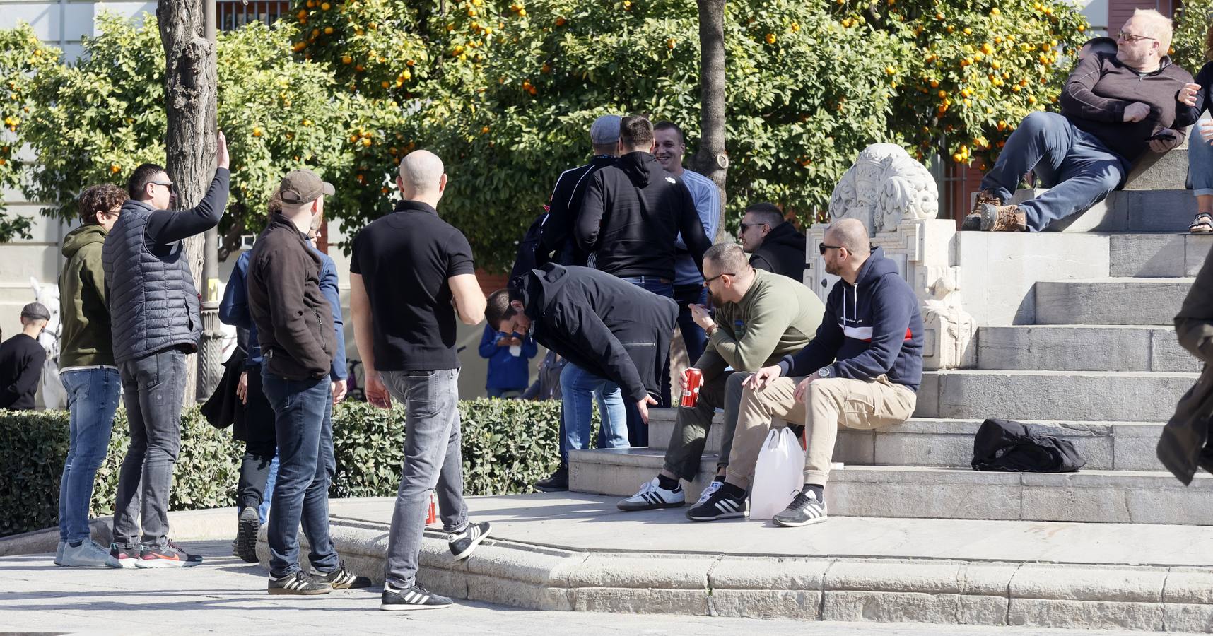 La afición croata empieza a dejarse ver por las calles de Sevilla