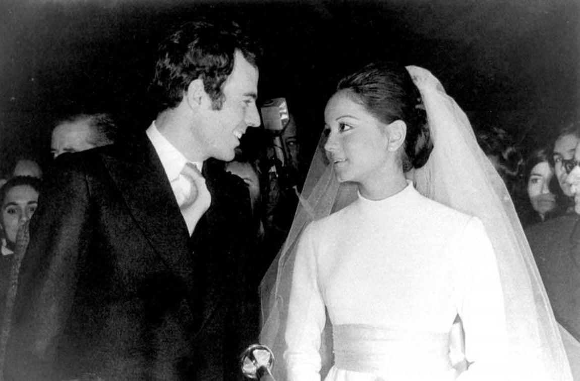 El 20 de enero de 1971 contraía matrimonio con Julio Iglesias. 