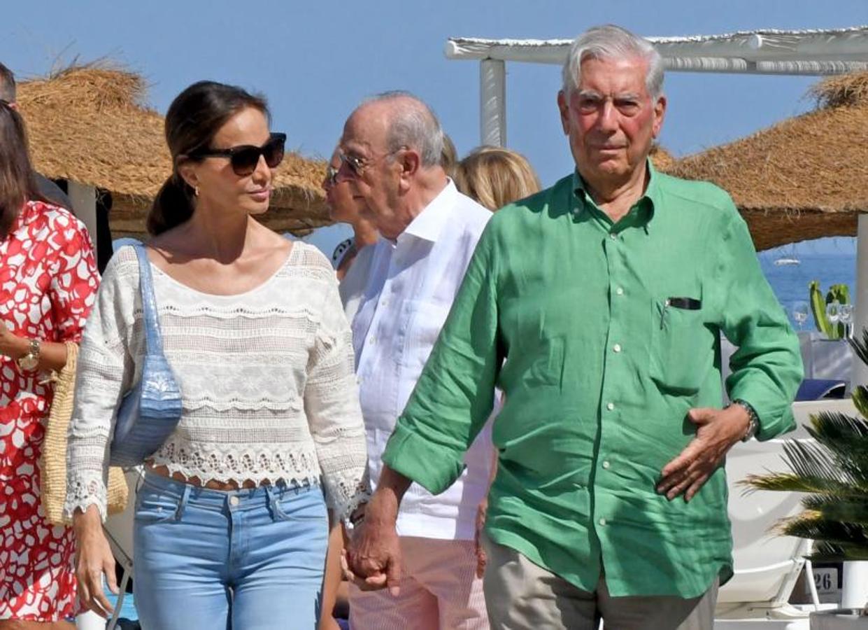 Isabel Preysler comparte su vida con Mario Vargas Llosa. 