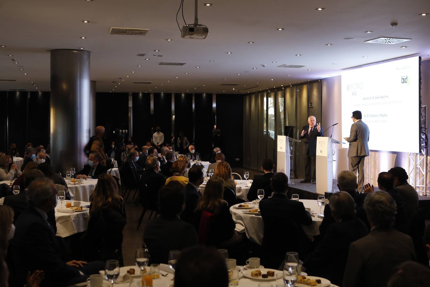 El consejero de Salud en el Foro ABC Córdoba, en imágenes