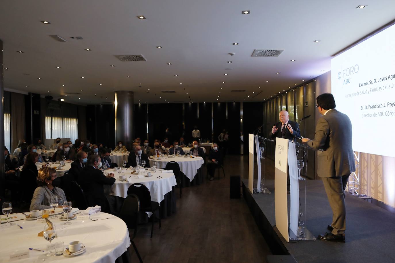 El consejero de Salud en el Foro ABC Córdoba, en imágenes