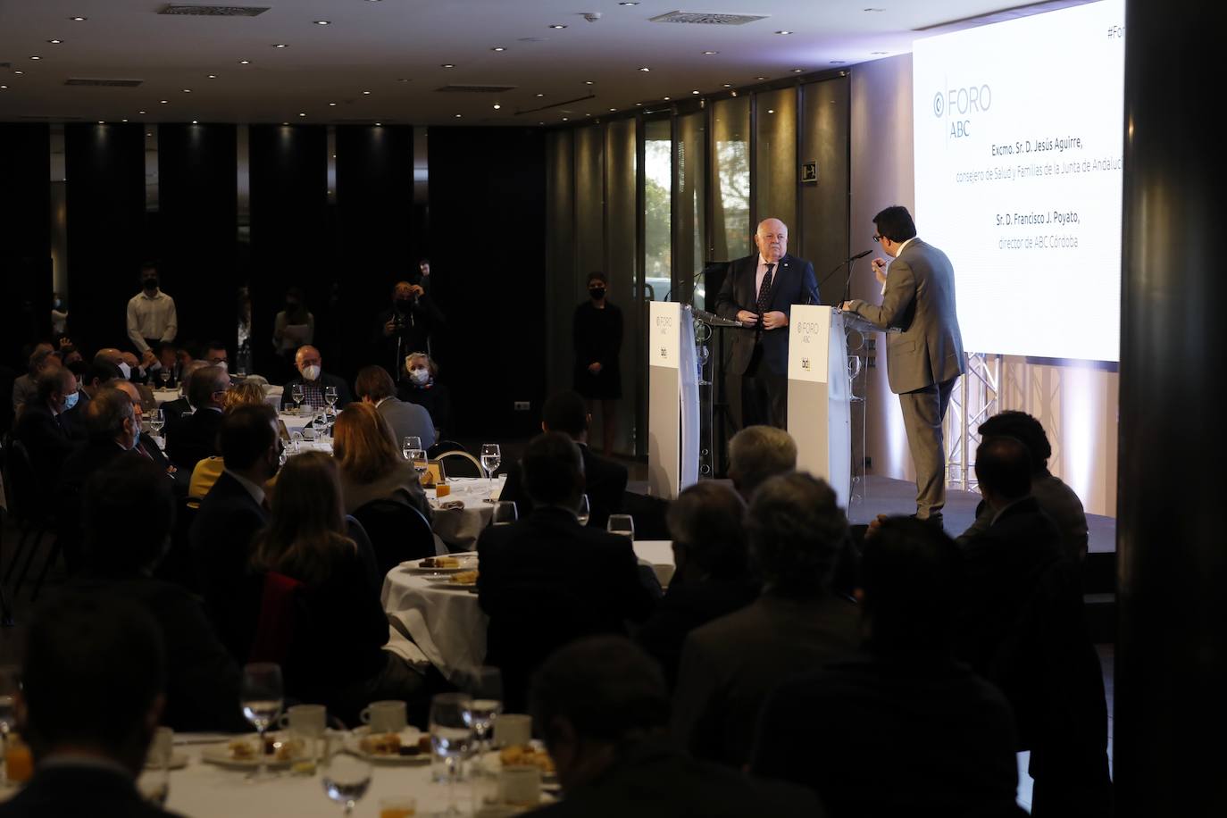 El consejero de Salud en el Foro ABC Córdoba, en imágenes