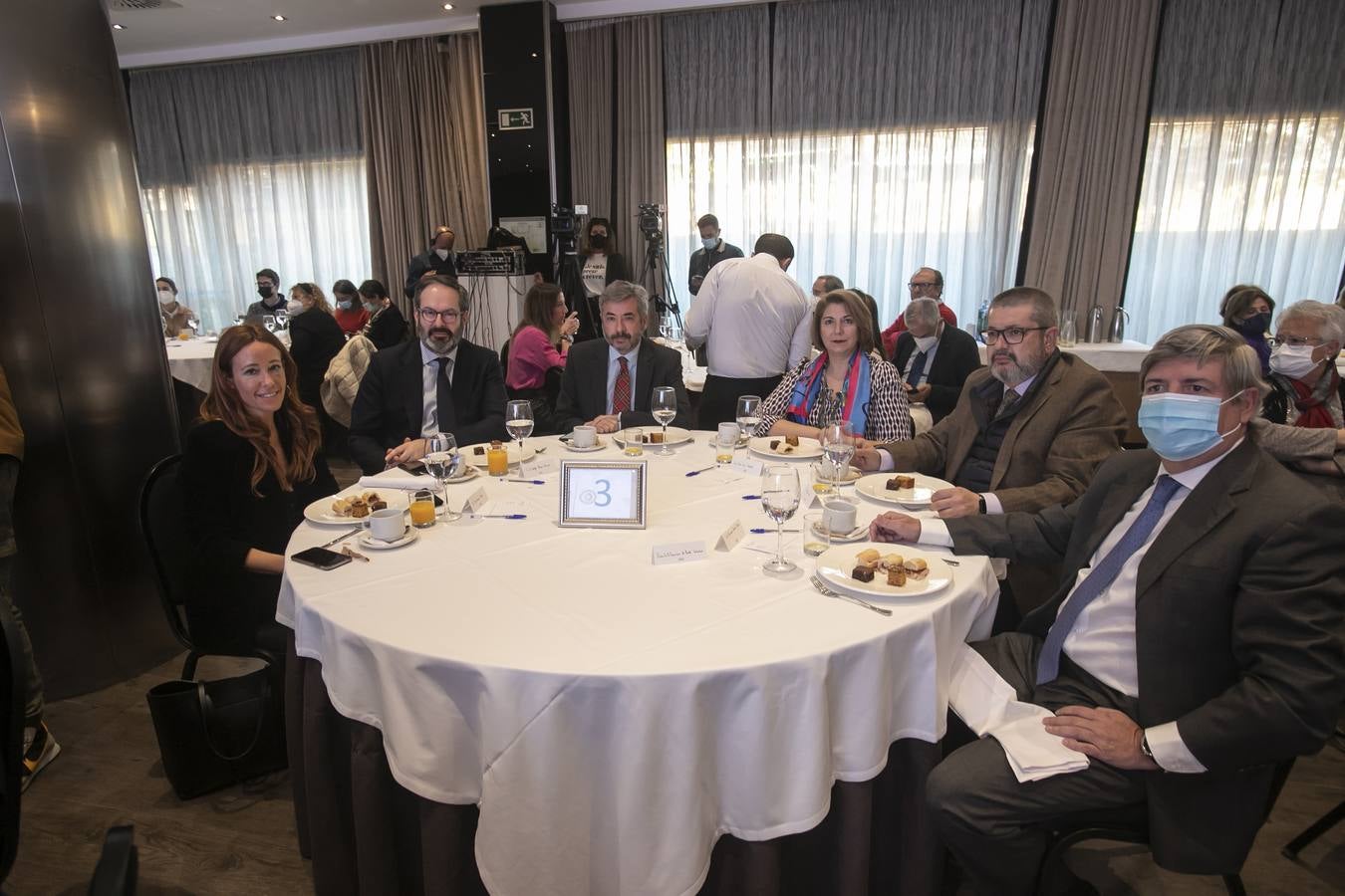 El Foro ABC con el consejero de Salud Jesús Aguirre, en imágenes