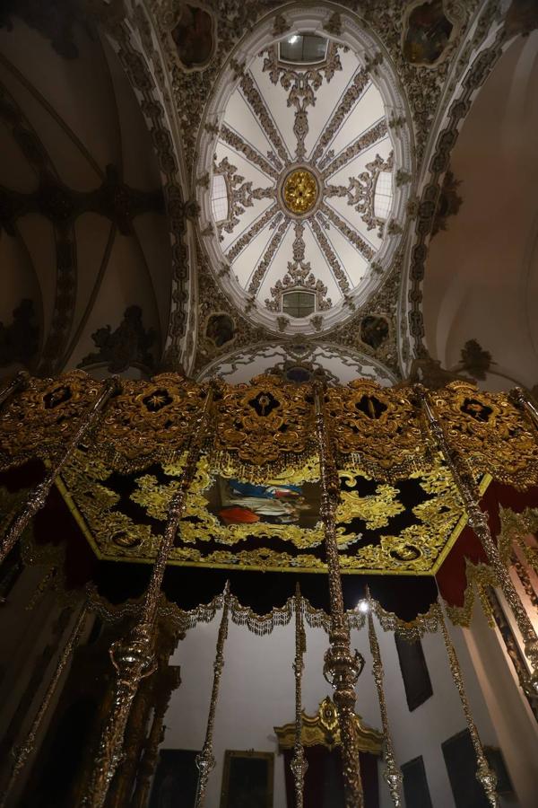 El techo bordado de la Virgen de la Candelaria de Córdoba, en imágenes